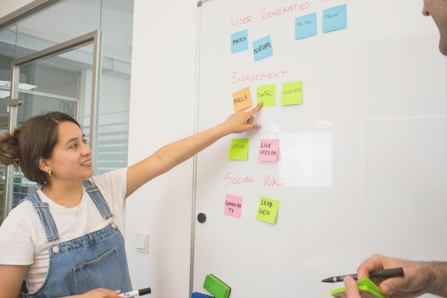 Espace de travail collaboratif pour analyse budgétaire personnalisée